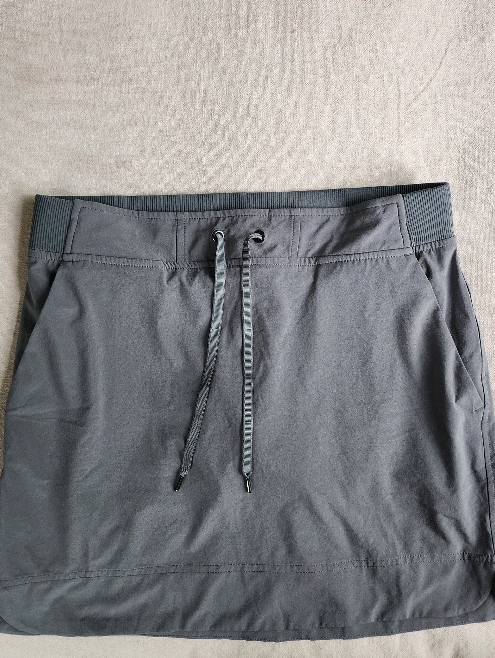 Athleta Ribbed Waistband Athletic Skort in Slate Gray